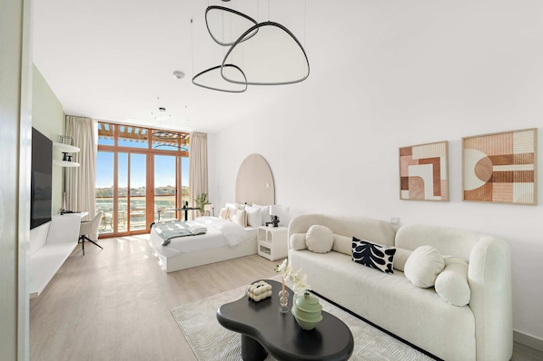 Desk, iron/ironing board, WiFi, bed sheets