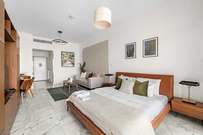 Desk, iron/ironing board, WiFi, bed sheets