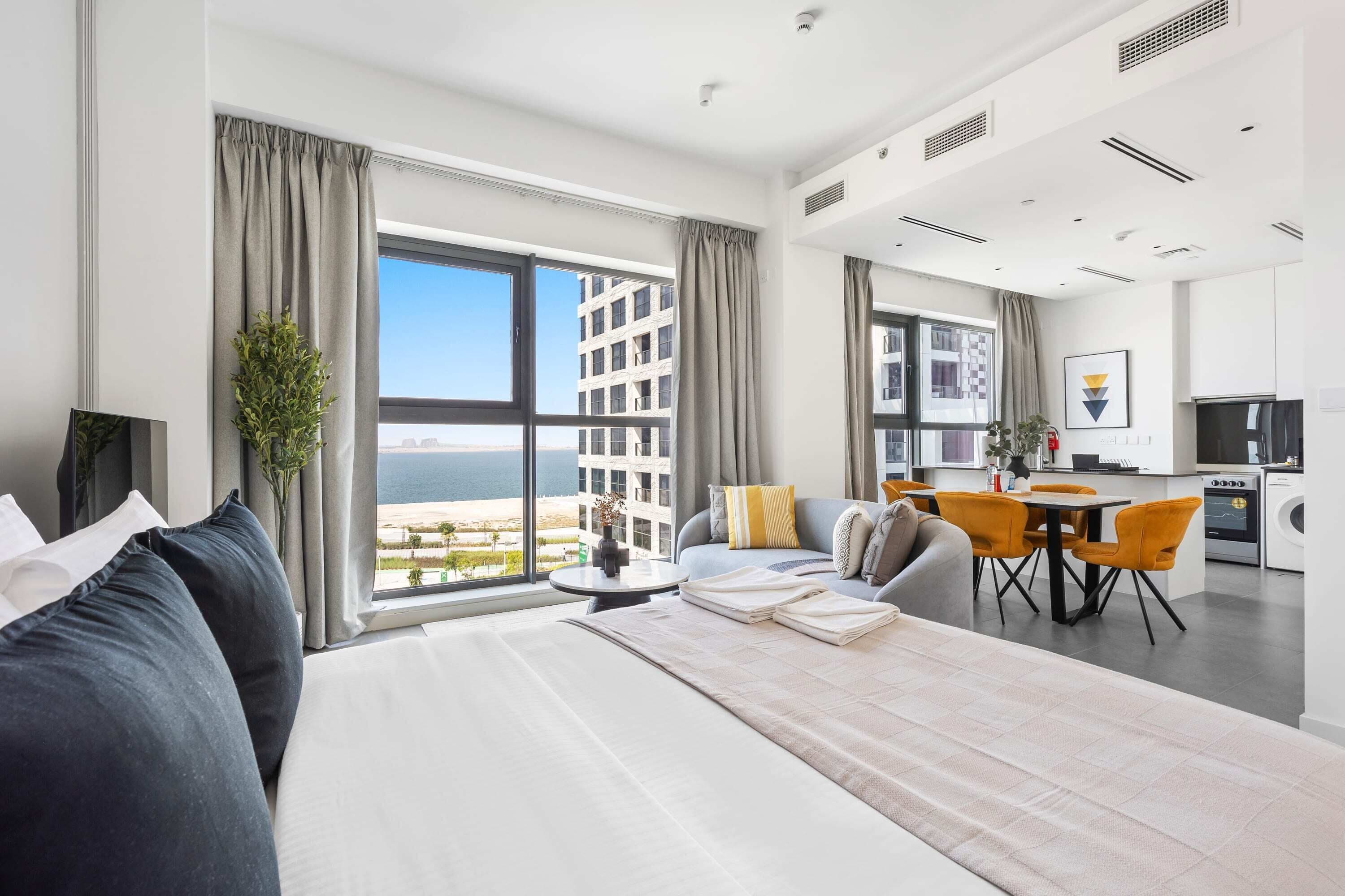 Bureau, fer et planche à repasser, Wi-Fi, draps fournis