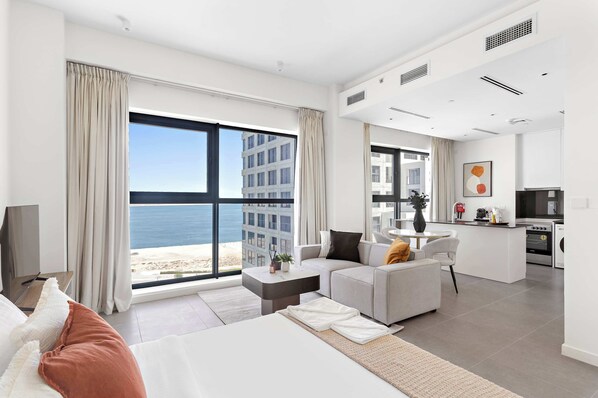 Desk, iron/ironing board, WiFi, bed sheets