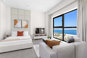 Desk, iron/ironing board, WiFi, bed sheets