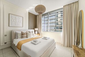 2 bedrooms, desk, iron/ironing board, WiFi