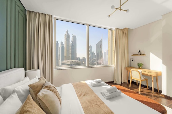 2 bedrooms, desk, iron/ironing board, WiFi