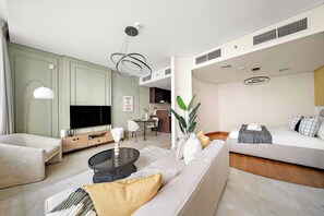 Desk, iron/ironing board, WiFi, bed sheets