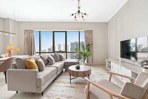 テレビ、書斎 / ワークスペース