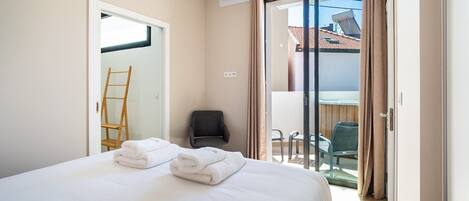 1 bedroom, iron/ironing board, Internet, bed sheets