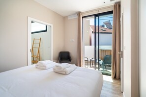 1 bedroom, iron/ironing board, internet, bed sheets