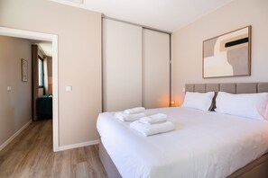 1 slaapkamer, een strijkplank/strijkijzer, internet, beddengoed