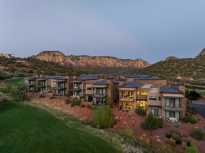 Exterior - Sedona Luxury! Golf,  Shared Pool & Stunning Views (Sedona)