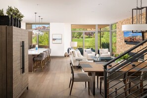 Interior - Sedona Luxury! Golf,  Shared Pool & Stunning Views (Sedona)