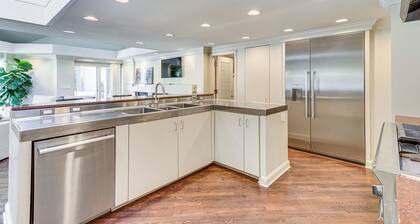 1 Mi to OU! Group Getaway w/ Game Room, Pool