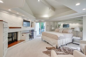 3 bedrooms, iron/ironing board, internet, bed sheets