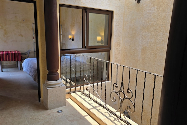 1 slaapkamer, een strijkplank/strijkijzer, gratis wifi, beddengoed