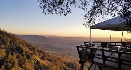 Cozy Rustic Mountain Home with Breathtaking views