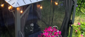 Private Suite by Deep Cove | Trails, Kayaking & Seymour Mountain