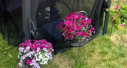 Private Suite by Deep Cove | Trails, Kayaking & Seymour Mountain