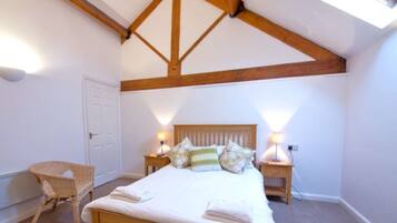 2 Schlafzimmer, BĂŒgeleisen/BĂŒgelbrett, kostenloses WLAN, BettwĂ€sche