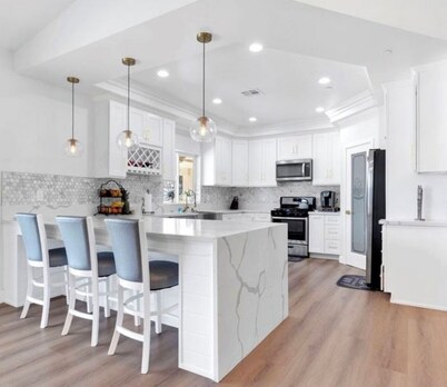 Beautiful Victorville Home with all the amenities