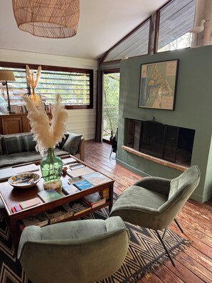 Smart TV, fireplace, video games, stereo