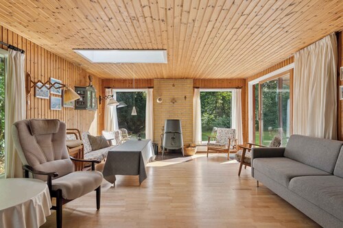 Cozy holiday home near Dybesø nature