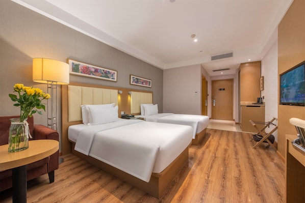 Business Double Room | Desk, laptop workspace, free WiFi