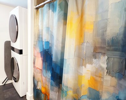 4 Beds / 3 Bedrooms / King Beds / Sleeps 8 / Historic Mid-Century Home