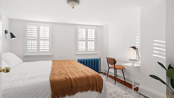 3 habitaciones, tabla de planchar con plancha, wifi y ropa de cama