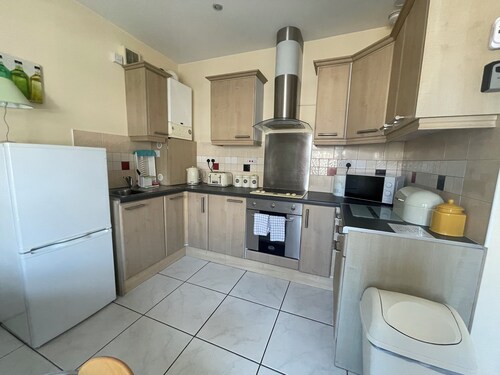 3 Bedroom Apartment – Clarendon 69