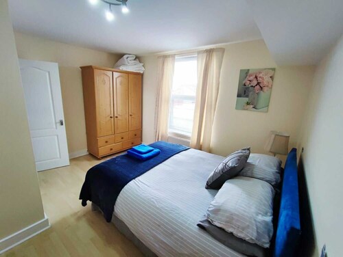 3 Bedroom Apartment – Clarendon 69