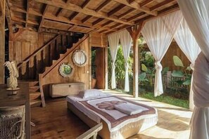 5 bedrooms, in-room safe, iron/ironing board, WiFi