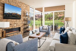 TV, fireplace