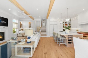 Smart TV, fireplace, books - Elegant 6-Bedroom Condo—Garage & Porch Bliss (Ocean City)