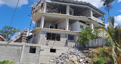 Peaceful Family Retreat in Honiara's Heart