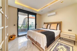 4 bedrooms, iron/ironing board, Internet, bed sheets