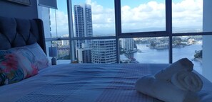 2 bedrooms, iron/ironing board, Internet, bed sheets