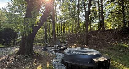 Blue Ridge, GA Luxury RV - Hot Tub - Fire Pit - Outdoor Serenity - Pet-Friendly