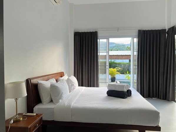 2 bedrooms, iron/ironing board, internet, bed sheets