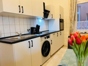 電子レンジ、オーブン、コンロ