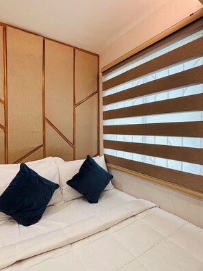 2 habitaciones, tabla de planchar con plancha, internet y ropa de cama