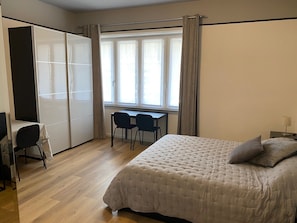 1 bedroom, iron/ironing board, Internet, bed sheets