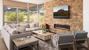 TV, fireplace