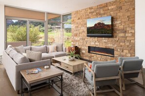 TV, fireplace