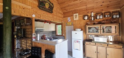 Le Chalet Fiolant: cosy wooden chalet for 6/8 people on the banks of the Sioule river