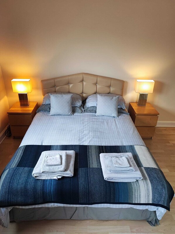 2 bedrooms, iron/ironing board, WiFi, bed sheets