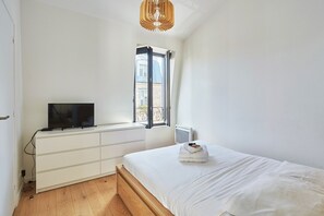 1 bedroom, iron/ironing board, bed sheets