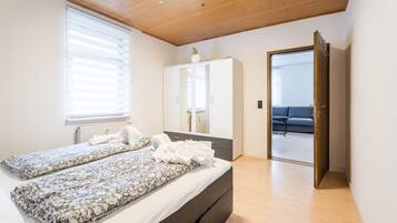 2 bedrooms, iron/ironing board, WiFi, bed sheets