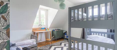 5 Schlafzimmer, Bügeleisen/Bügelbrett, Bettwäsche