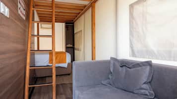 帳棚, 3 間臥室 | 起居區