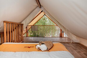 Free WiFi, bed sheets - T-Rex Glamping, Dubai Parks and Resorts (Dubai)