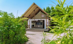 Konaklama yerinin ön cephesi